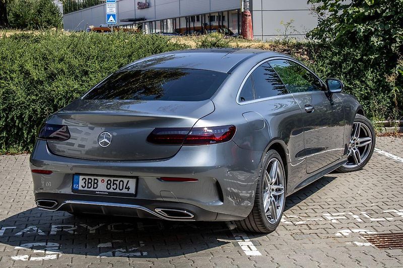 Mercedes-Benz Třídy E D 2017 AT 143kW - fotka 4 z 26