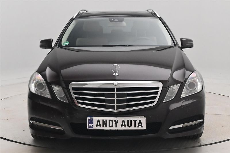 Mercedes-Benz Třídy E 3,0 350 CDi 195 kW Plný servis - fotka 2 z 31