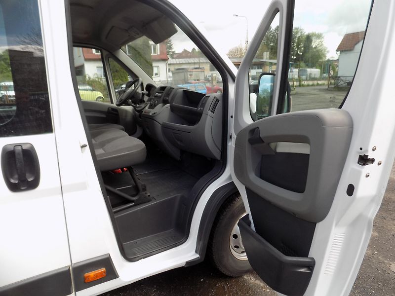Peugeot Boxer (2011) 3,0 116KW 6MÍST L5H2 - fotka 21 z 33