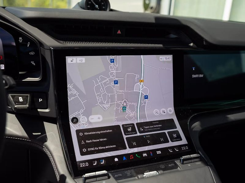 Porsche Cayenne Electric Pano HuD Venti HD-Mat - fotka 19 z 23