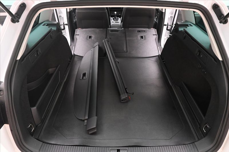 Volkswagen Passat 2,0 TDI 110 kW DSG Business Zá - fotka 11 z 31