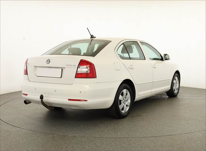 Škoda Octavia (2011) 1.6 TDI, Tempomat - fotka 5 z 16