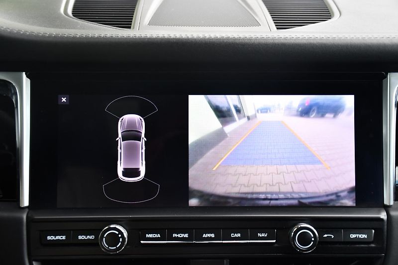 Porsche Macan S 3.0V6 260kW PANO - fotka 33 z 39