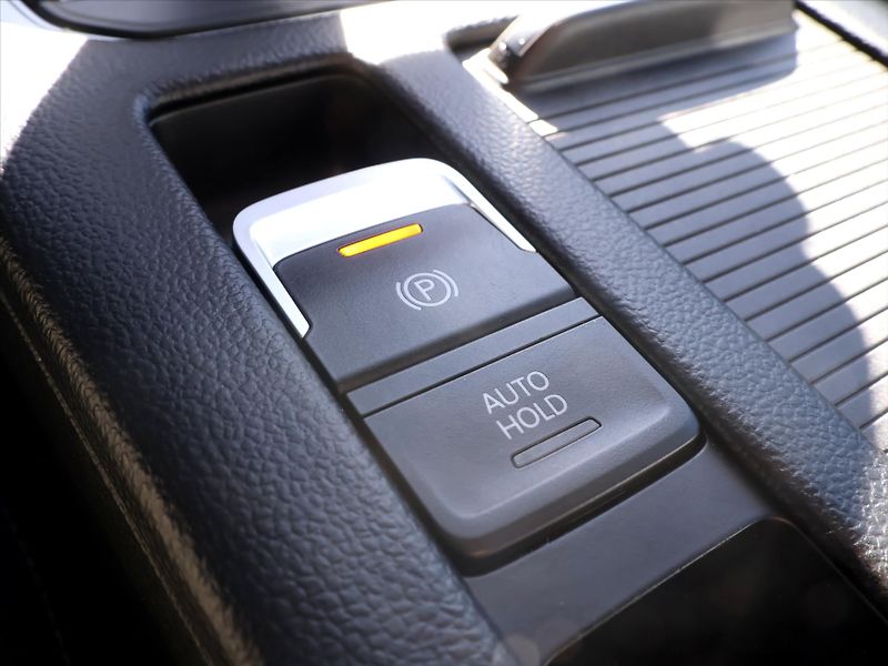 Volkswagen Passat 2.0 TDI 110kW Comfortline - fotka 25 z 33