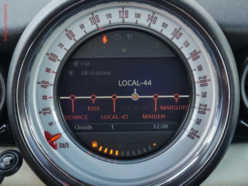 Mini Clubman (2007) 1.6D, AC, panor, navi - fotka 18 z 20