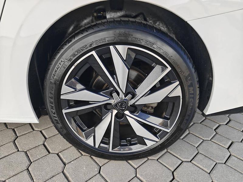 Peugeot 308 ALLURE S&S EAT8 1.5 BlueHDi - fotka 22 z 24