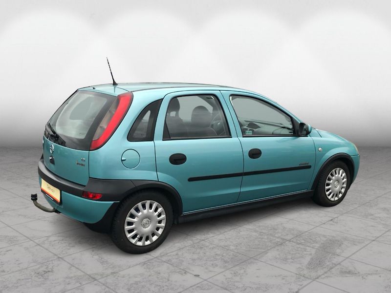 Opel Corsa 1.2  16V - fotka 2 z 27
