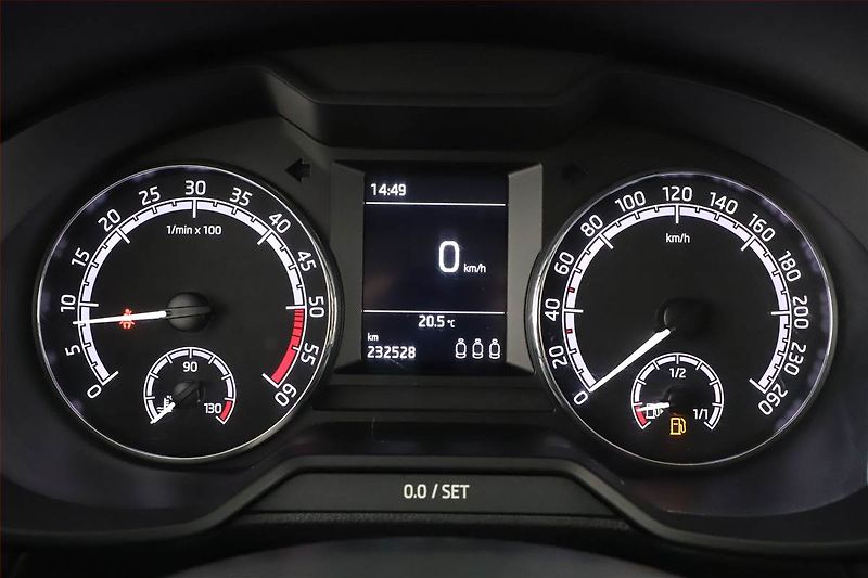 Škoda Octavia (2020) 1.6 TDI, Tempomat - fotka 9 z 12