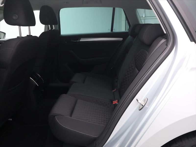 Škoda Superb 2.0 TDI 110kW DSG LED 1Maj DPH - fotka 13 z 26