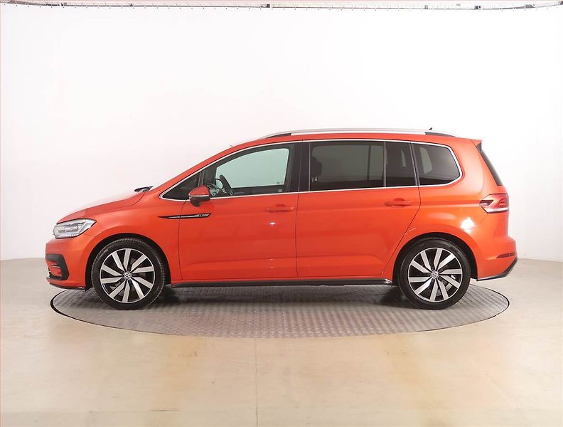 Volkswagen Touran (2017) R-Line 2.0 TDI, Automat - fotka 3 z 20