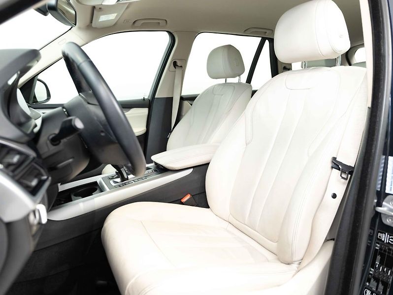BMW X5 xDrive30d - fotka 18 z 22