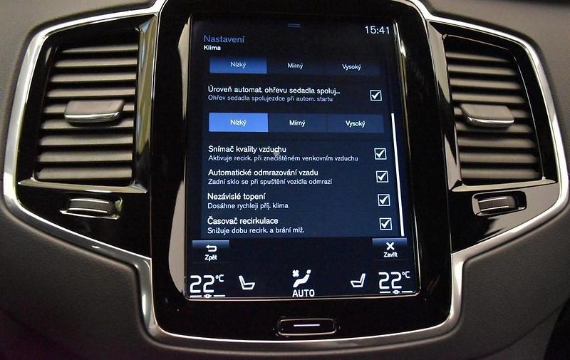 Volvo XC90 (2019) Volvo XC90 R-Design AWD | B&W  - fotka 21 z 31