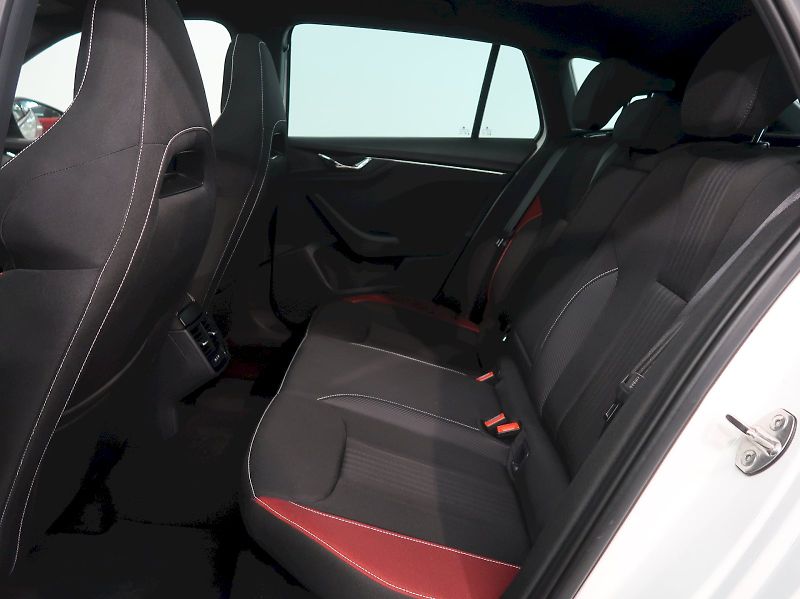 Škoda Scala (2023) MONTE CARLO 1.5TSI 110KW PANOR - fotka 16 z 40