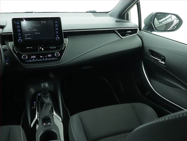 Toyota Corolla (2020) 1.8 Hybrid, Automat - fotka 8 z 16