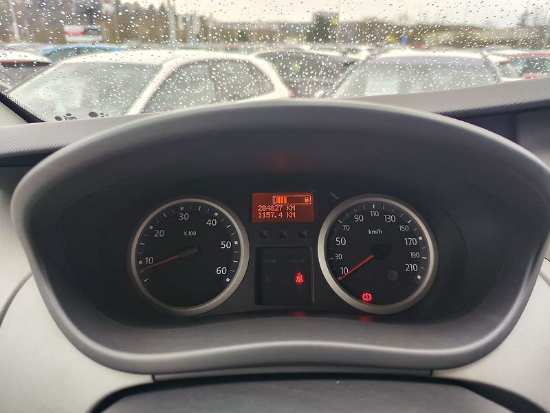 Renault Trafic 2.0 DCi/84kW Passenger - fotka 17 z 27