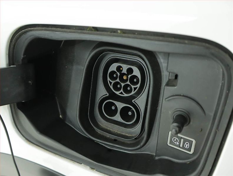 Citroën ë-C4 (2022) Shine 50 kWh, SoH 91% - fotka 19 z 20