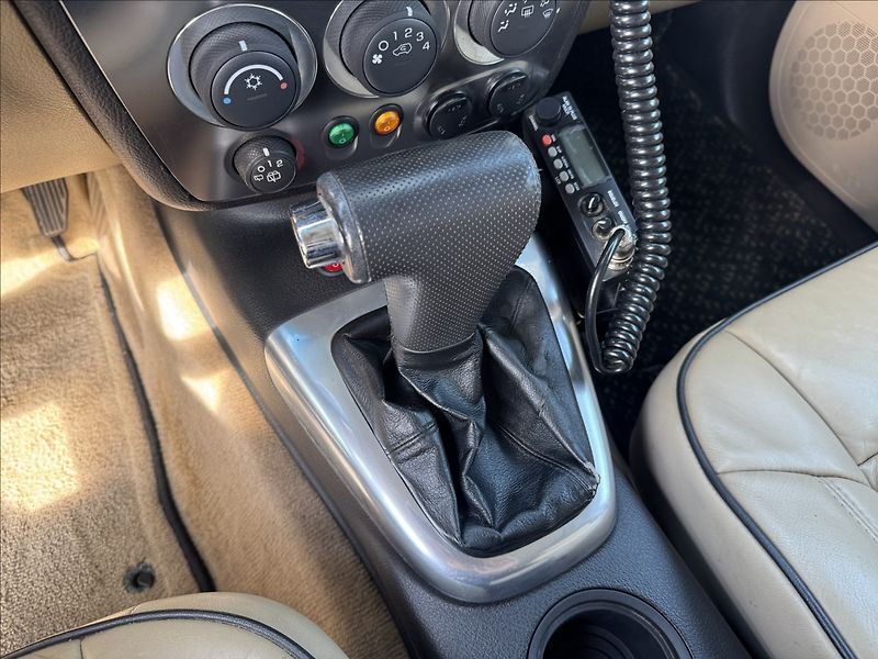 Hummer H3 3,5 AUT KŮŽE 4X4 STAN NAVIJÁK - fotka 18 z 39