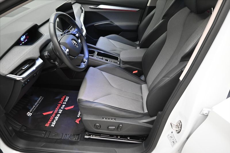 Škoda Enyaq iV 80 150kW SoH 94,5% Záruka a - fotka 13 z 32