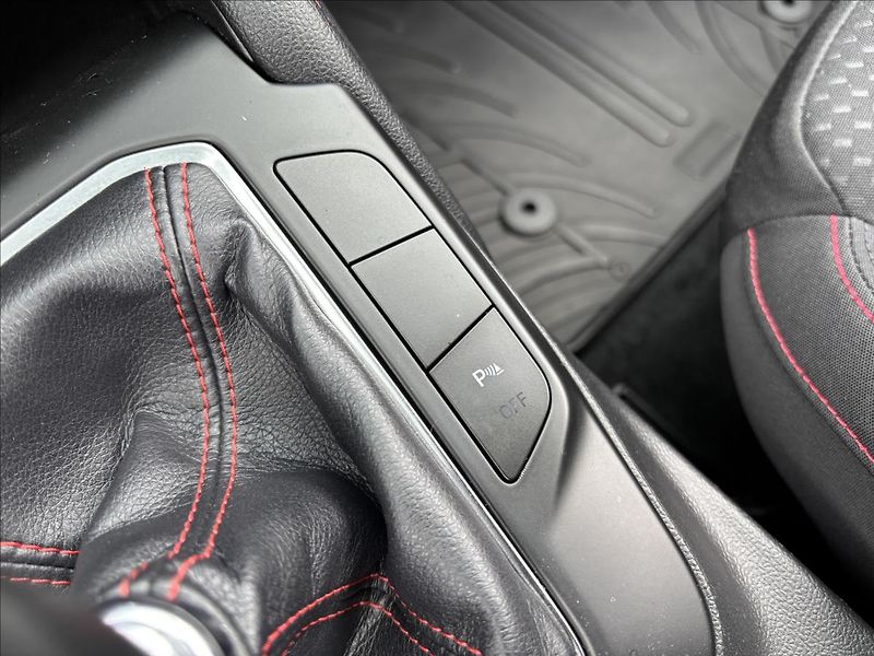 Ford Focus 1,0 EcoBoost 92 kW ST Line - fotka 30 z 35