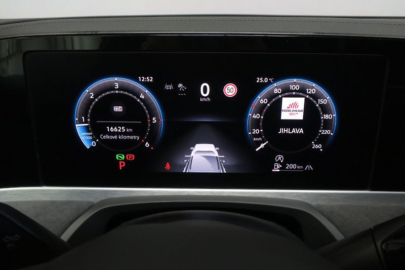 Volkswagen Passat Variant (2024) R-Line 2,0TDI 142kW 4M Nez.Top - fotka 17 z 50