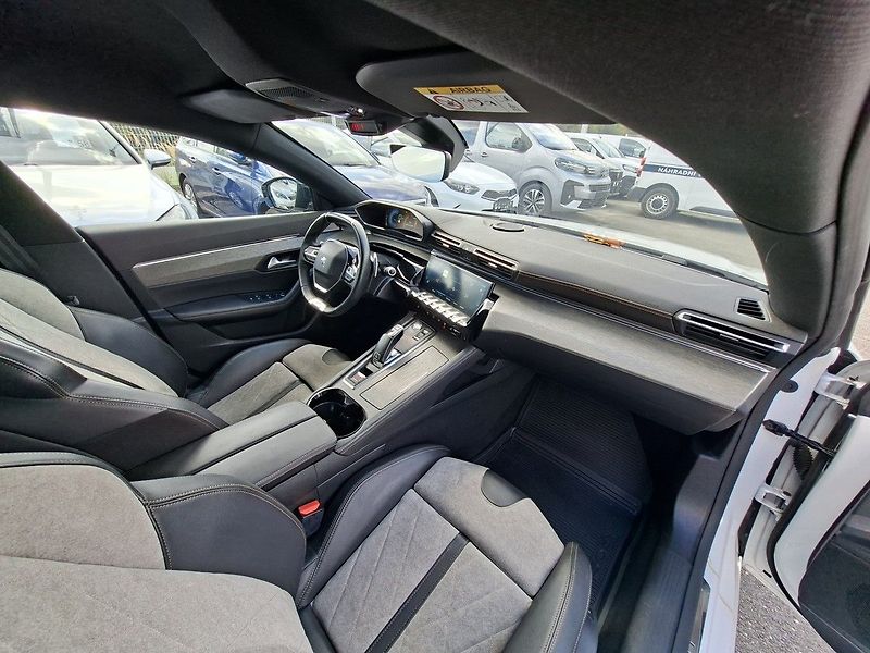 Peugeot 508 SW GT PACK HY 225k e-EAT8 - fotka 13 z 31