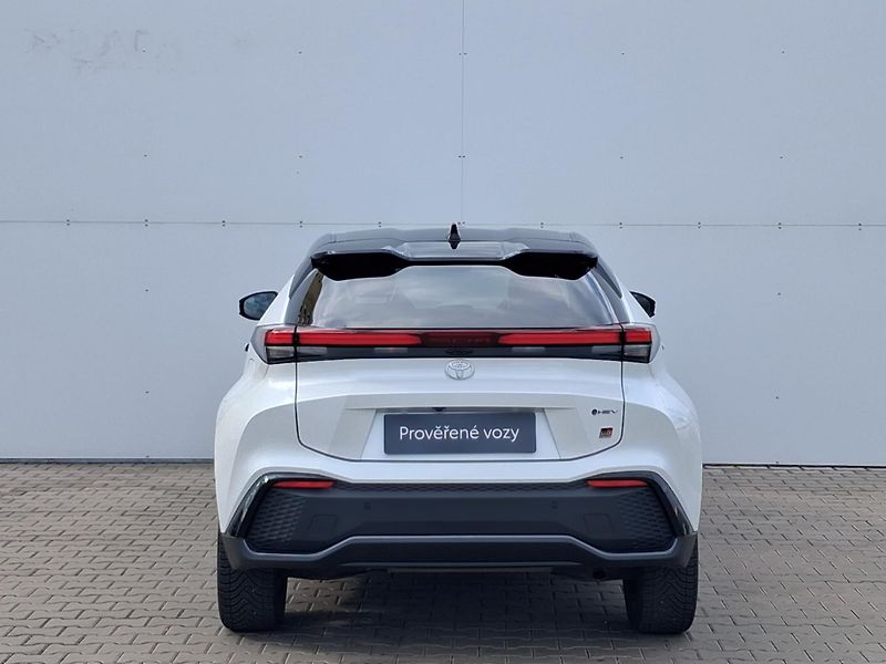 Toyota C-HR 2,0 HEV e-CVT GR Sport - fotka 9 z 26