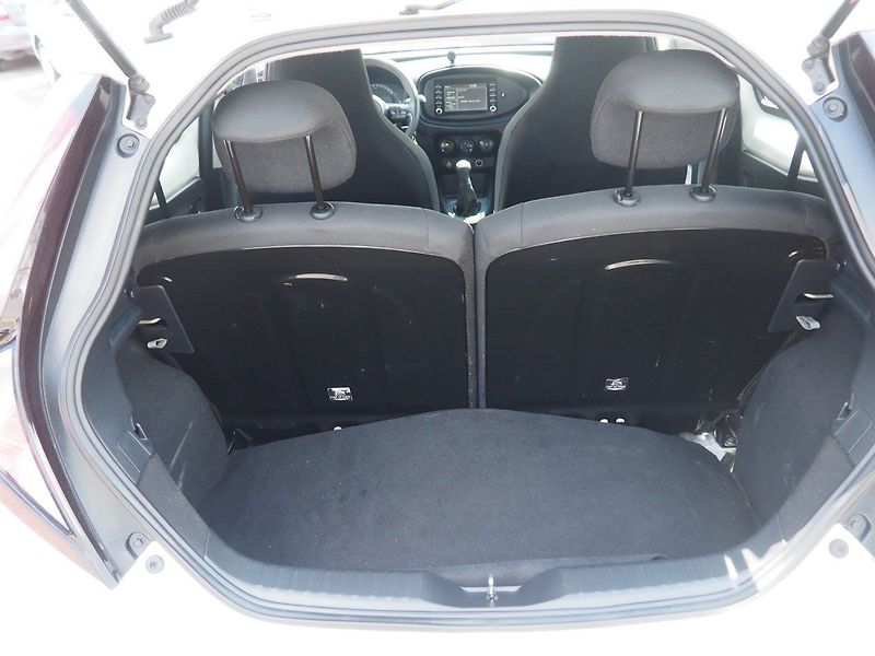 Toyota Aygo (2022) X 1.0 VVTI - fotka 13 z 30
