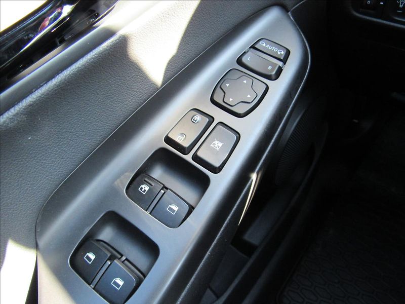 Hyundai Kona 1,6 T-GDI 4x4 Aut Best of Styl - fotka 28 z 36