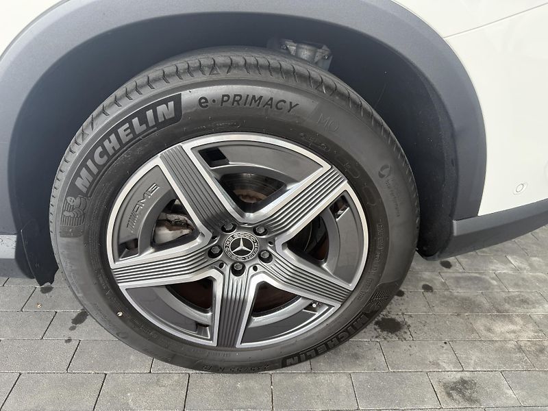 Mercedes-Benz GLC (2022) - fotka 21 z 39