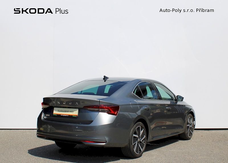 Škoda Octavia (2024) Top Selection 1.5TSI / 110kW 7 - fotka 2 z 23