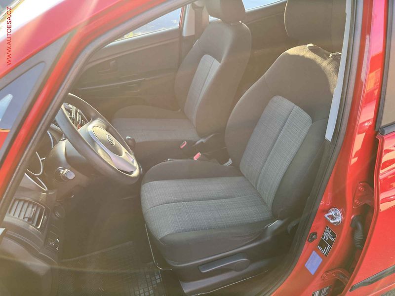 Kia Venga (2012) 1.4i, 2.maj,ČR, Klima - fotka 9 z 15
