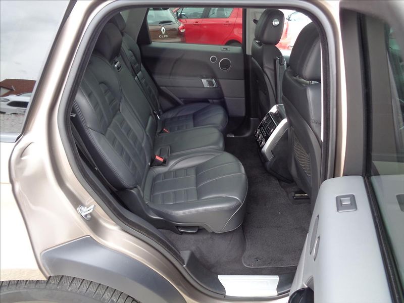 Land Rover Range Rover Sport 4,4 SDV8 Autobiography - fotka 29 z 59