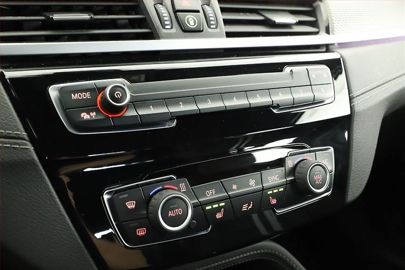 BMW X2 (2021) xDrive25e - fotka 16 z 22