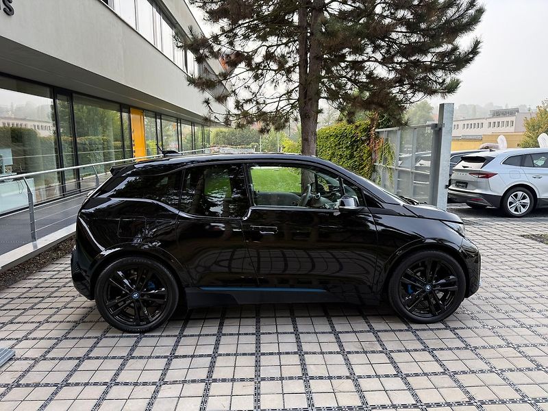 BMW i3 i3S 94Ah Kessy ACC Panorama - fotka 31 z 32