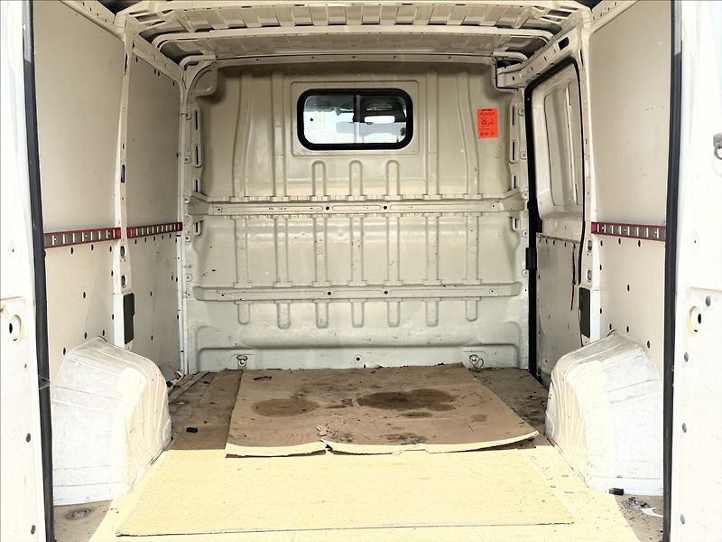 Peugeot Boxer 2,2 184tKm PO SERVISE - fotka 15 z 22