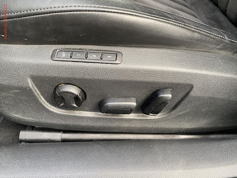 Škoda Superb (2016) 1.6 TDi, Style, DSG, kůže - fotka 14 z 18