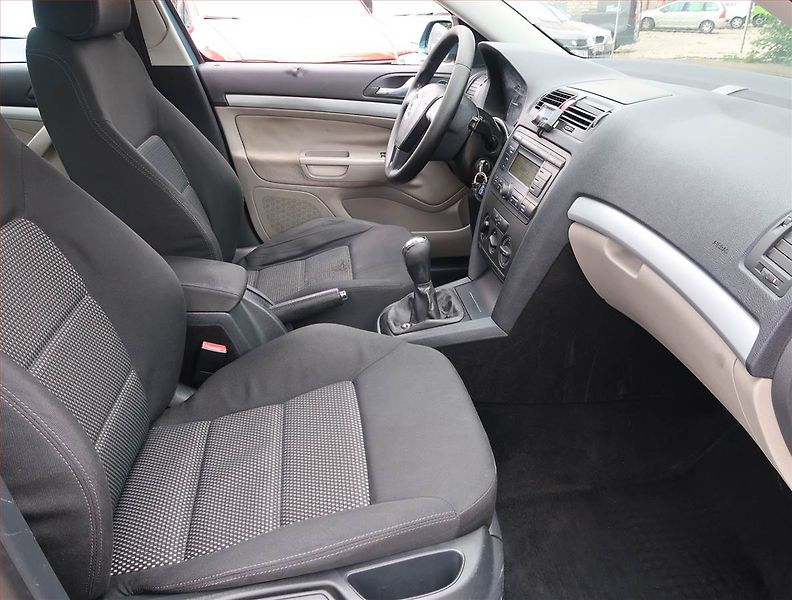 Škoda Octavia (2007) 1.9 TDI, nová STK, Tažné - fotka 9 z 15