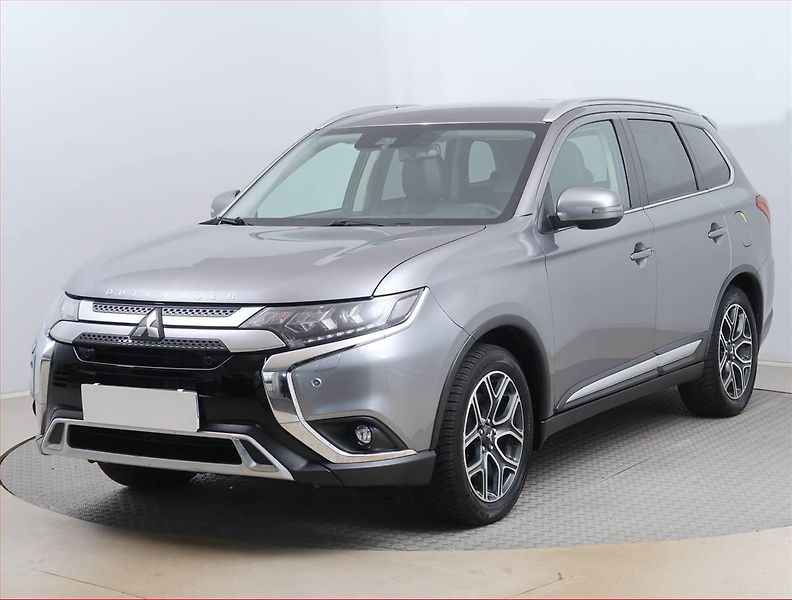 Mitsubishi Outlander (2020) 2.0 - fotka 2 z 18