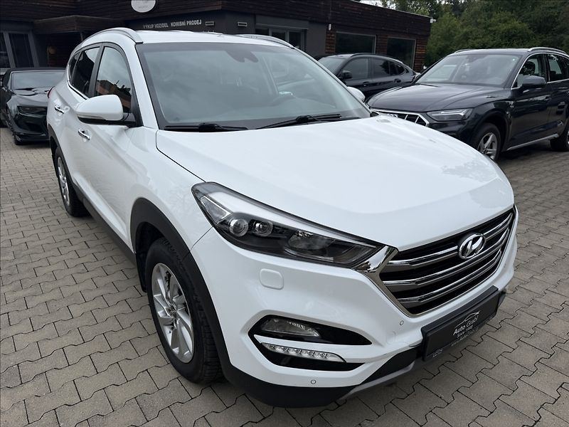 Hyundai Tucson 2.0 CRDI Style 4x4 Autom - fotka 3 z 23