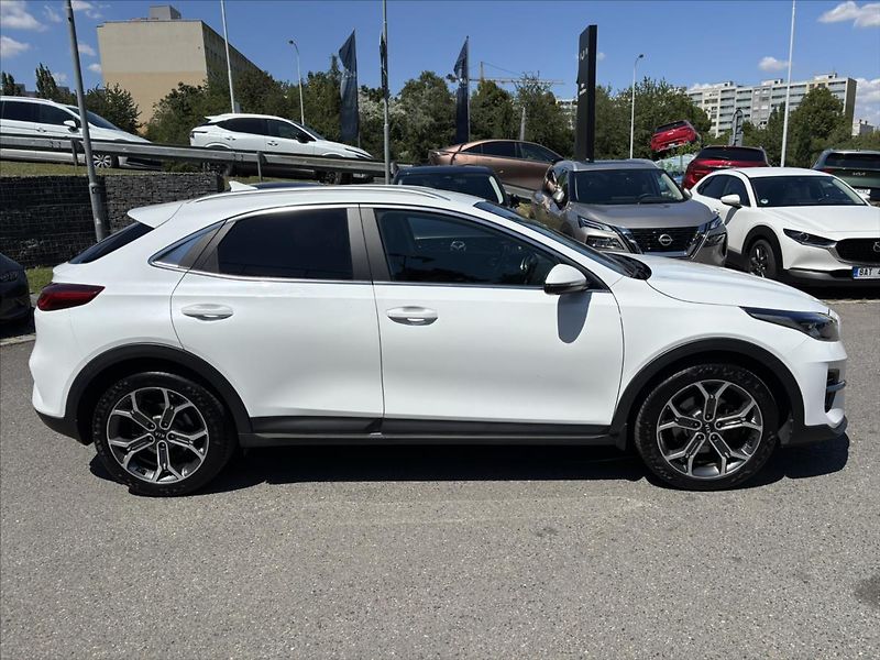 Kia XCeed 1,5 TGDi TOP ZÁRUKA KAMERA NAV - fotka 6 z 43