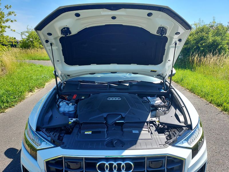 Audi Q8 (2023) 55 TFSI quattro 3.0 / 250 kW - fotka 3 z 22