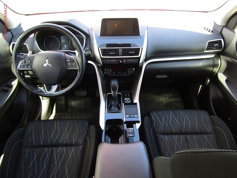 Mitsubishi Eclipse Cross (2018) 1.5T-MIVEC 4x4, ČR, servis - fotka 8 z 19
