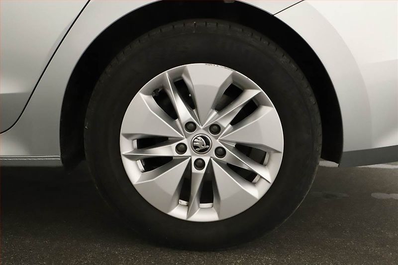 Škoda Octavia (2023) Ambition 2.0 TDI, ČR,1.maj - fotka 17 z 17