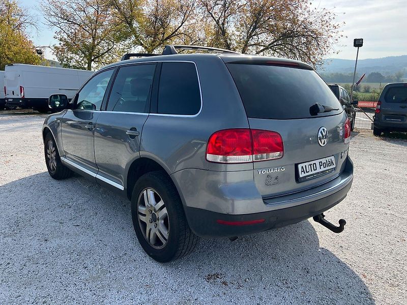 Volkswagen Touareg 3.0 TDI V6 4x4 - fotka 13 z 16