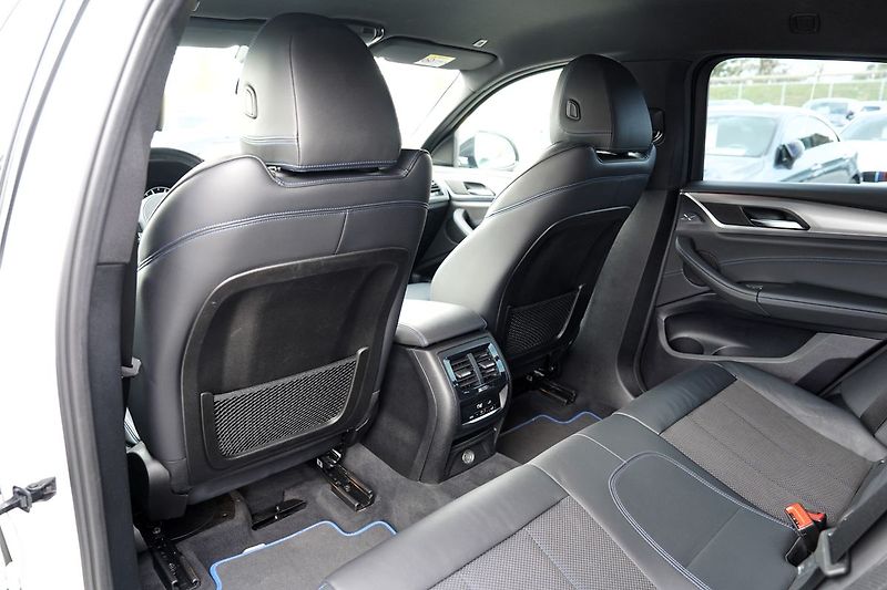 BMW X4 (2020) 2.0d xDrive Mpaket/190PS/ČR - fotka 33 z 46