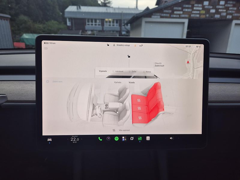 Tesla Model Y LONG RANGE DUAL MOTOR 95,0% - fotka 32 z 49