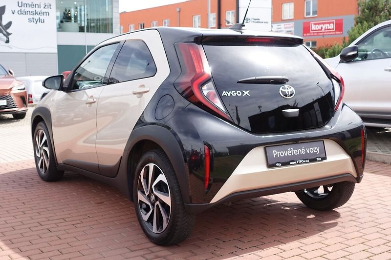 Toyota Aygo 1,0i 53kW M/T Style - fotka 6 z 26