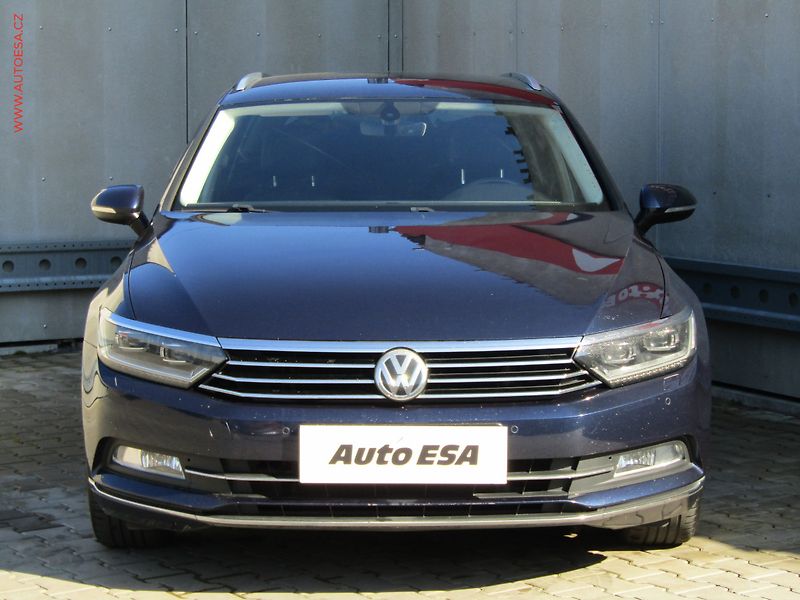 Volkswagen Passat (2015) 2.0 TDi, Highline, TZ - fotka 2 z 19