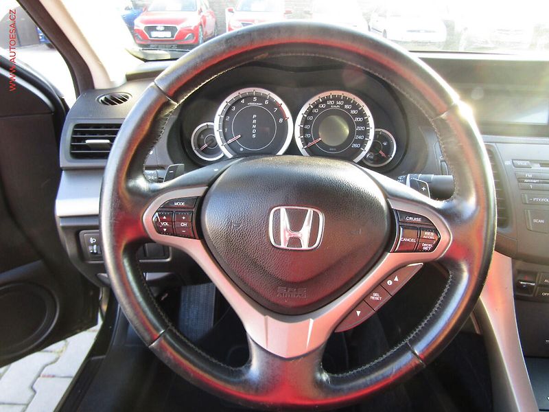 Honda Accord (2009) 2.0i, AT, STK04/2026 - fotka 11 z 20