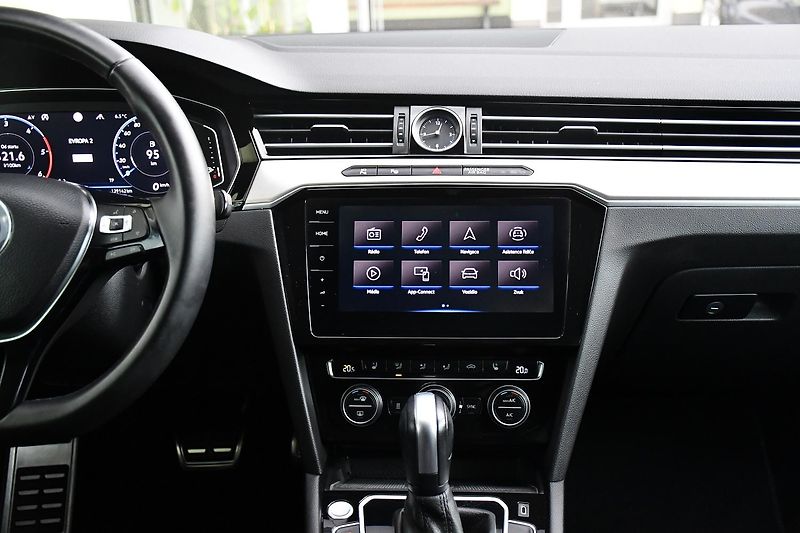 Volkswagen Arteon 2,0 BiTDI 4MOTION DSG ELEGANCE - fotka 7 z 40